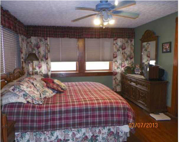 322 N Geiger St, Huntingburg, IN 47542 photo 9