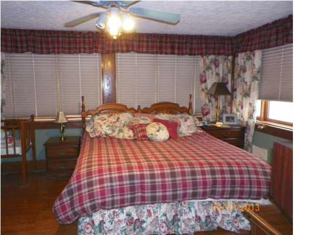 322 N Geiger St, Huntingburg, IN 47542 photo 10