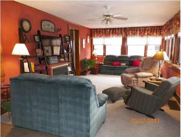 322 N Geiger St, Huntingburg, IN 47542 photo 2