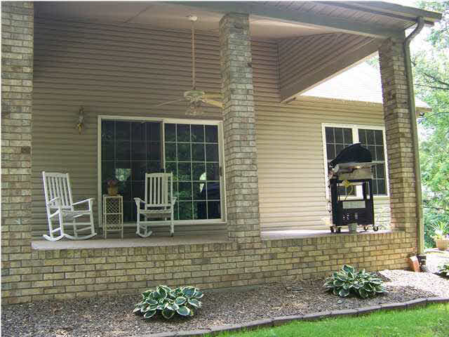 6556 S Lakeshore Ln, Huntingburg, IN 47542 photo 3