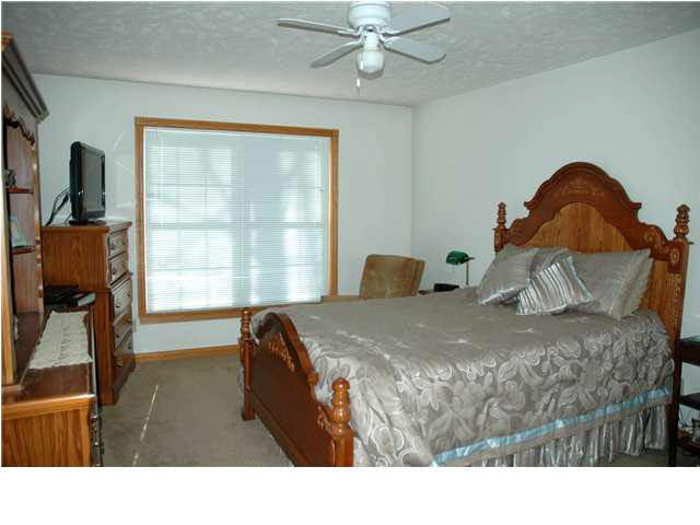 6556 S Lakeshore Ln, Huntingburg, IN 47542 photo 12