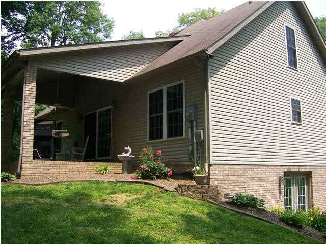 6556 S Lakeshore Ln, Huntingburg, IN 47542 photo 2