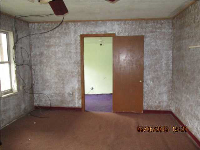 2233 Van Bibber Ave, Evansville, IN 47714 photo 3