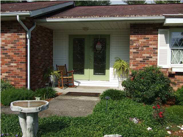 304 S Washington St, Huntingburg, IN 47542 photo 2
