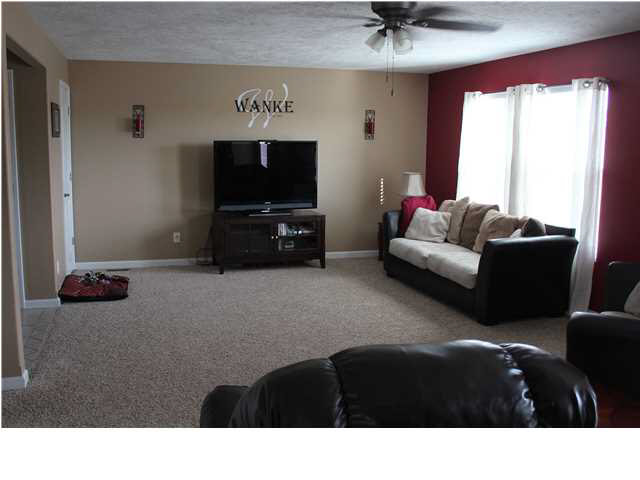9701 Winyard Pl, Owensville, IN 47665 photo 4