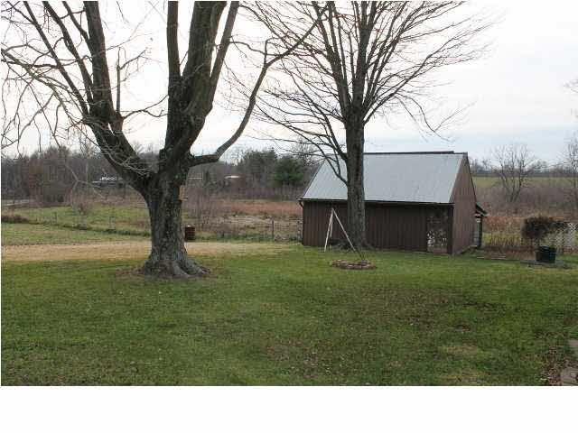 11601 E North 1st St, Loogootee, IN 47553 photo 9