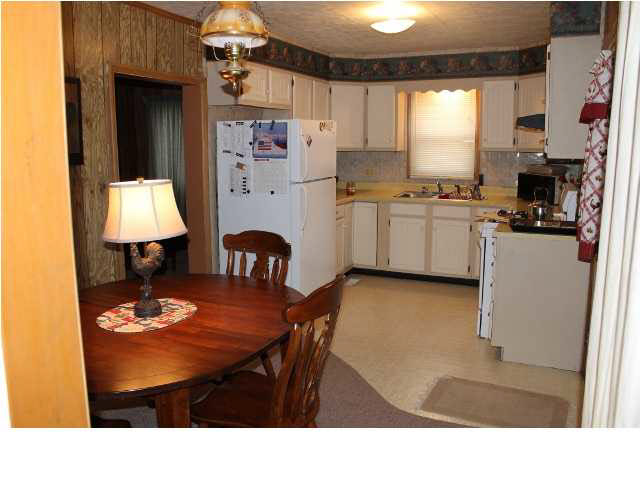 11601 E North 1st St, Loogootee, IN 47553 photo 3