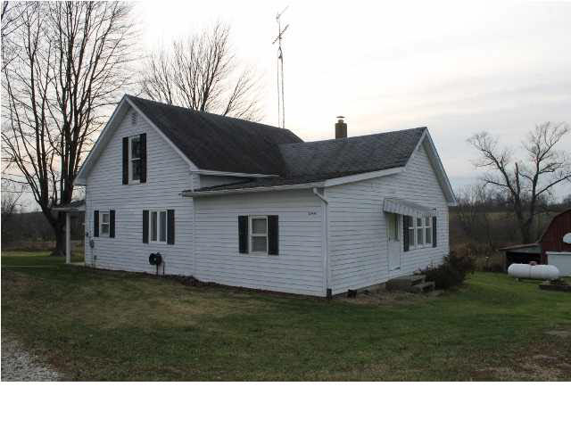 11601 E North 1st St, Loogootee, IN 47553 photo 2
