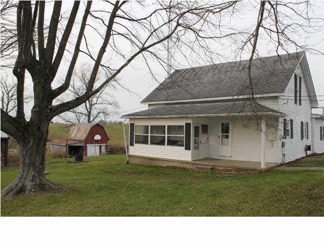11601 E North 1st St, Loogootee, IN 47553 photo 1