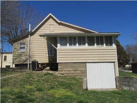 104 E Jefferson St, Winslow, IN 47598 photo 21