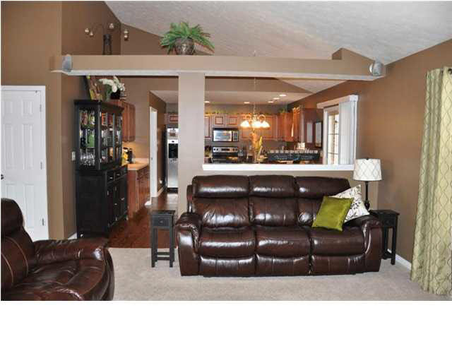 6220 Kevin Ct, Newburgh, IN 47630 photo 4