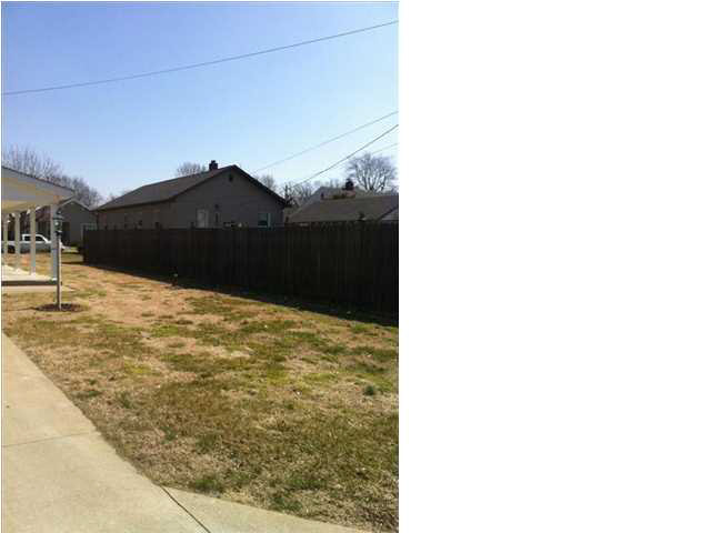203 S Walters St, Fort Branch, IN 47648 photo 5