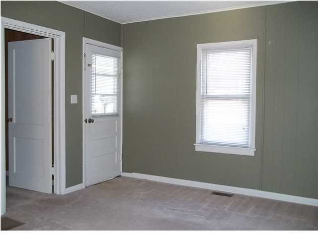 306 Walnut St, Loogootee, IN 47553 photo 6