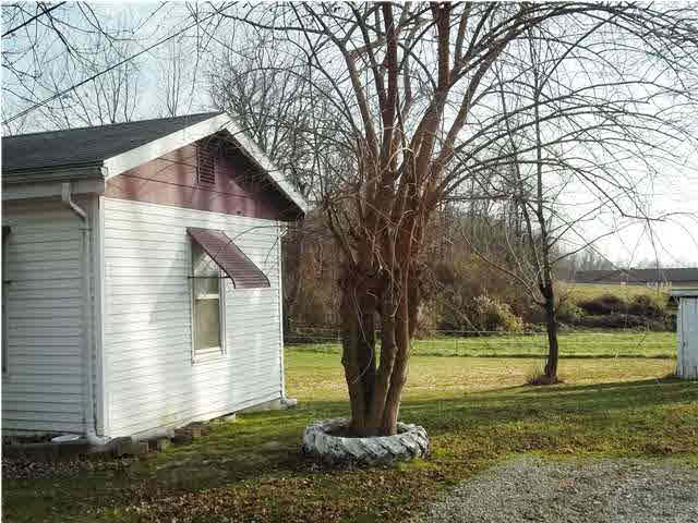 306 Walnut St, Loogootee, IN 47553 photo 22
