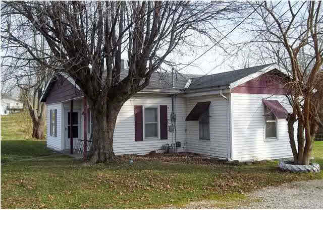 306 Walnut St, Loogootee, IN 47553 photo 1