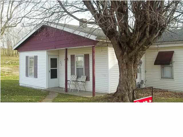306 Walnut St, Loogootee, IN 47553 photo 5