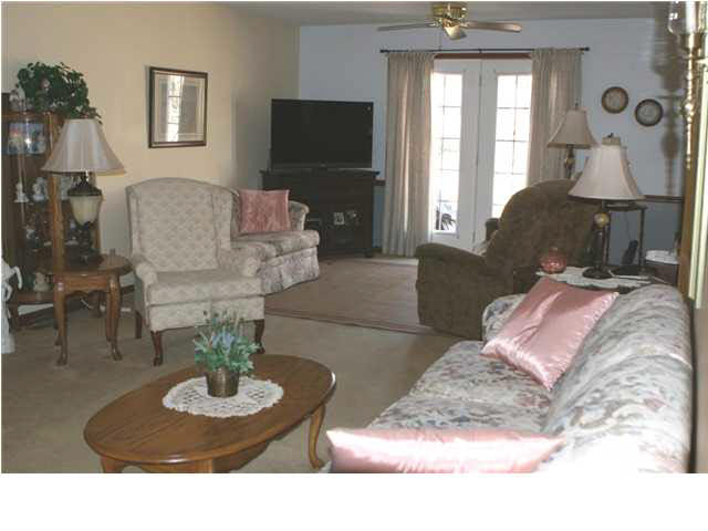 907 Crown Point Ct, Evansville, IN 47710 photo 2