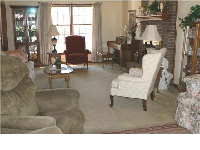 907 Crown Point Ct, Evansville, IN 47710 photo 3