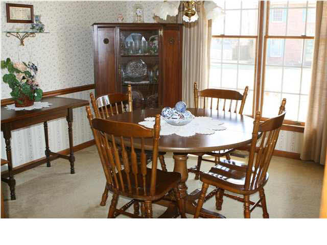 907 Crown Point Ct, Evansville, IN 47710 photo 5
