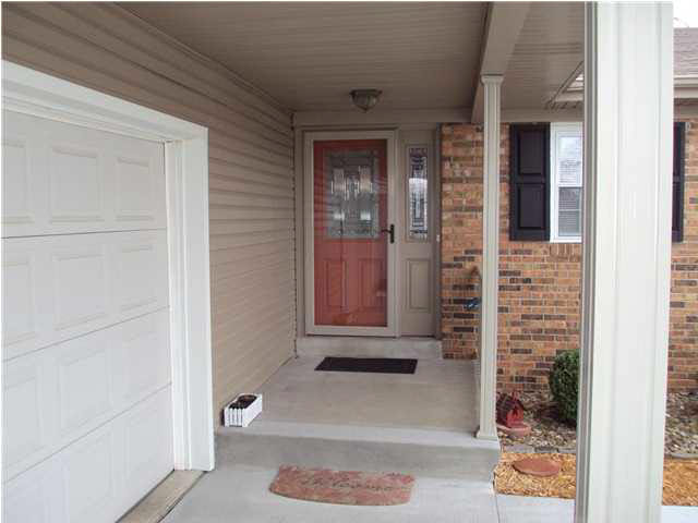 7733 Melody Ln, Newburgh, IN 47630 photo 2