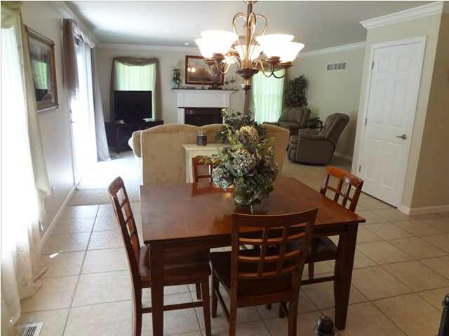 521 Miller Rd, Evansville, IN 47712 photo 4