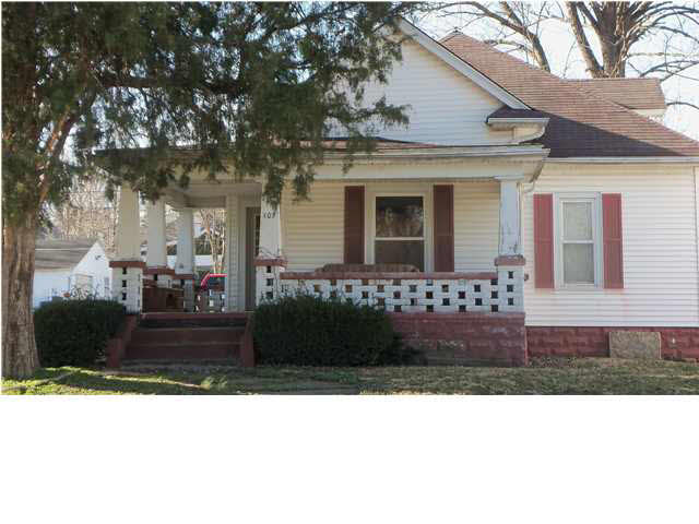 107 Southside Ave, Washington, IN 47501 photo 1