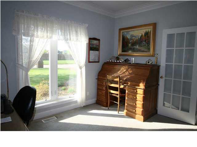 2300 Briarcliff Dr, Newburgh, IN 47630 photo 3