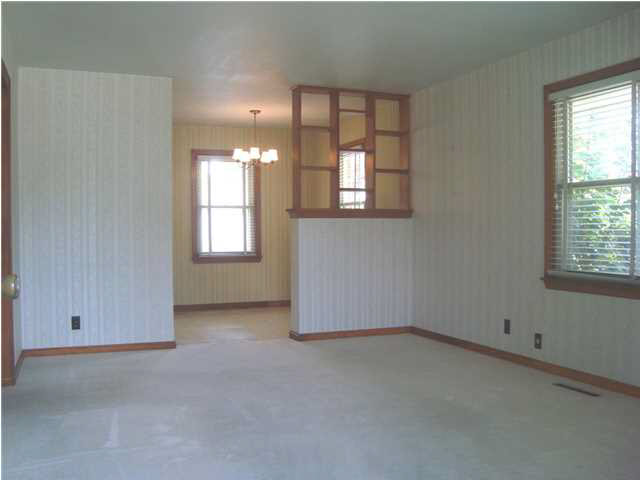 2613 Vogel Rd, Evansville, IN 47711 photo 2