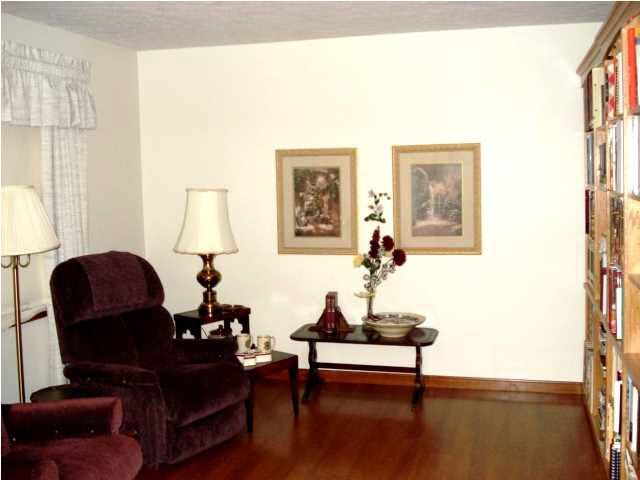 3266 Martin Rd, Newburgh, IN 47630 photo 4