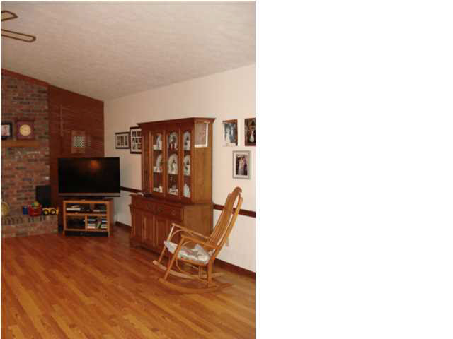 3266 Martin Rd, Newburgh, IN 47630 photo 12
