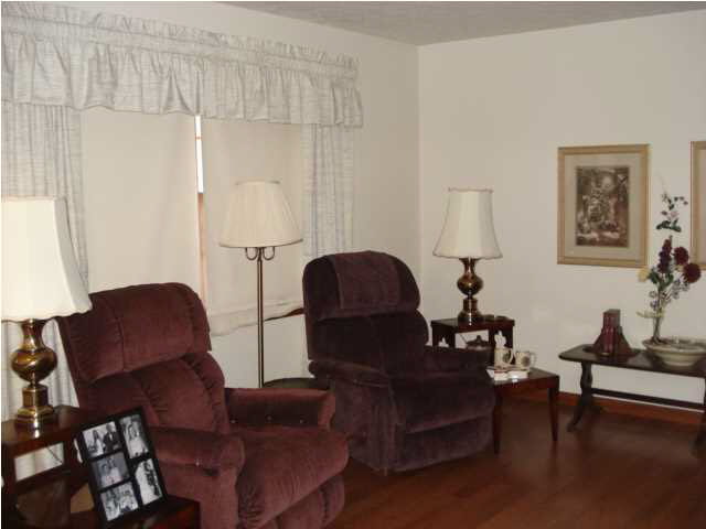 3266 Martin Rd, Newburgh, IN 47630 photo 3