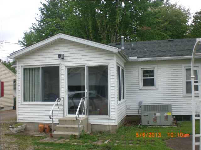 901 N Spring St, Evansville, IN 47711 photo 7