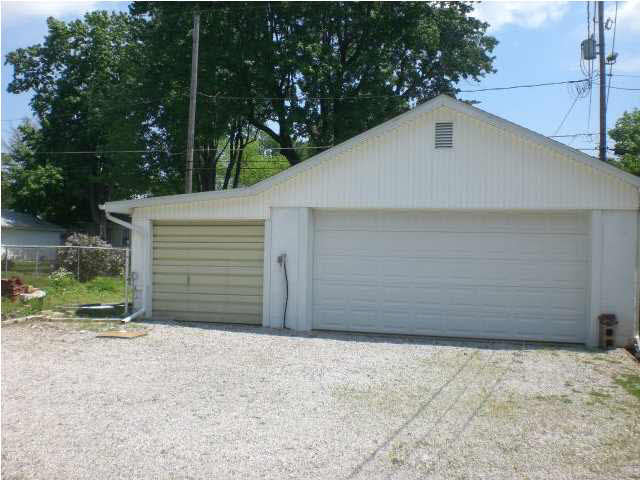 901 N Spring St, Evansville, IN 47711 photo 12