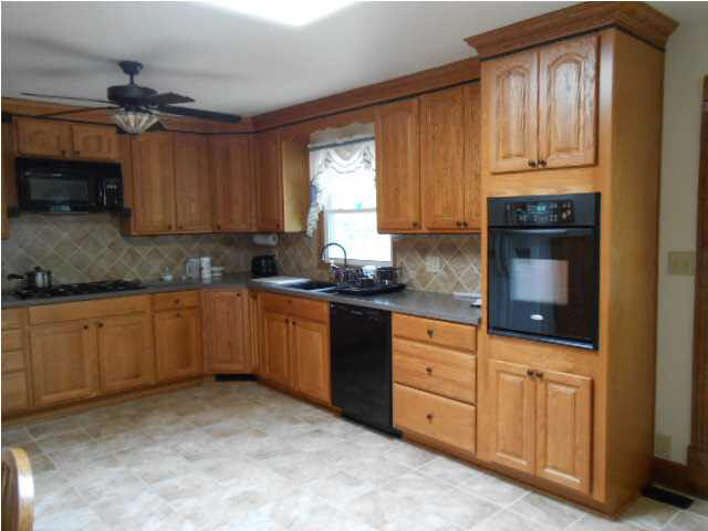 320 Hunter Dr, Evansville, IN 47711 photo 3