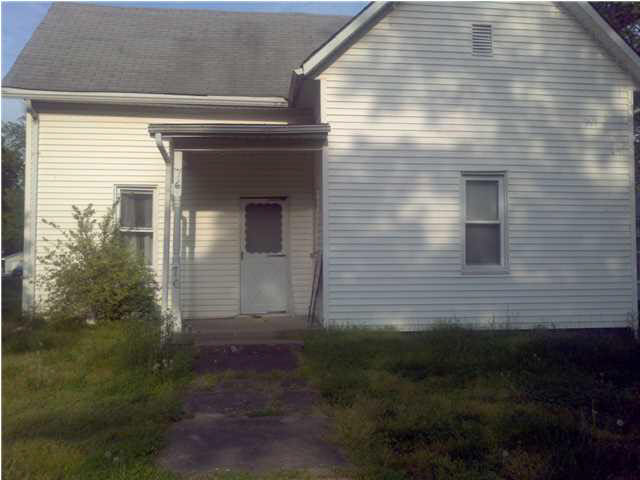 76 S Cale St, Poseyville, IN 47633 photo 1