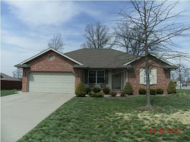 630 Overbrook Dr, Jasper, IN 47546 photo 2
