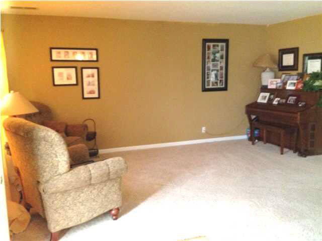 19239 Fenwick Ln, Evansville, IN 47725 photo 3