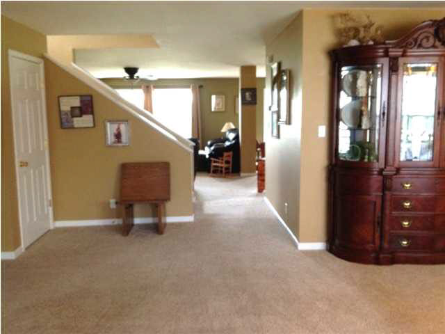19239 Fenwick Ln, Evansville, IN 47725 photo 2