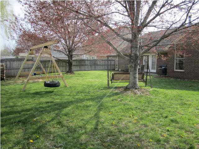1909 Cornerstone Pt, Evansville, IN 47715 photo 11