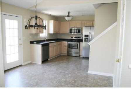 9736 Clippinger Rd, Evansville, IN 47725 photo 3