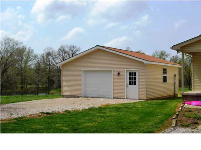 10834 Saint Wendel Rd, Evansville, IN 47720 photo 3