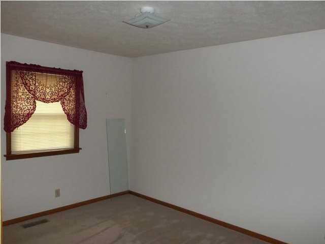 319 N Third St, Boonville, IN 47601 photo 9