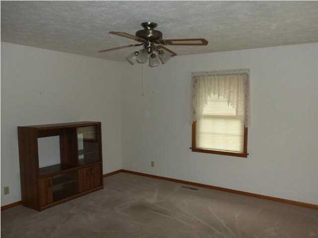 319 N Third St, Boonville, IN 47601 photo 7