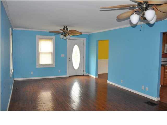 5823 W Mill Rd, Evansville, IN 47720 photo 2