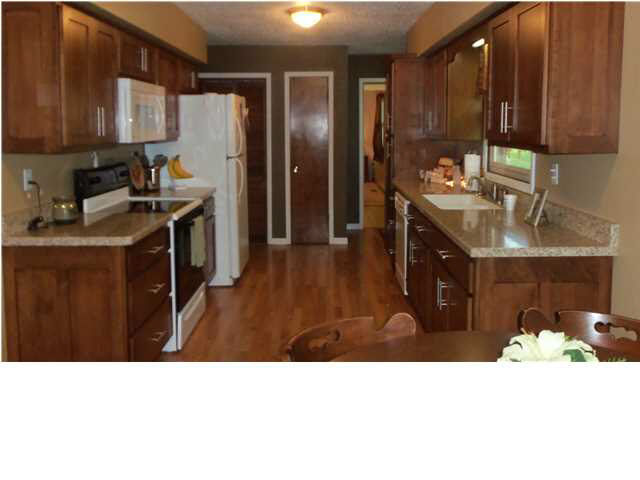 541 W Rudolph St, Montgomery, IN 47558 photo 3