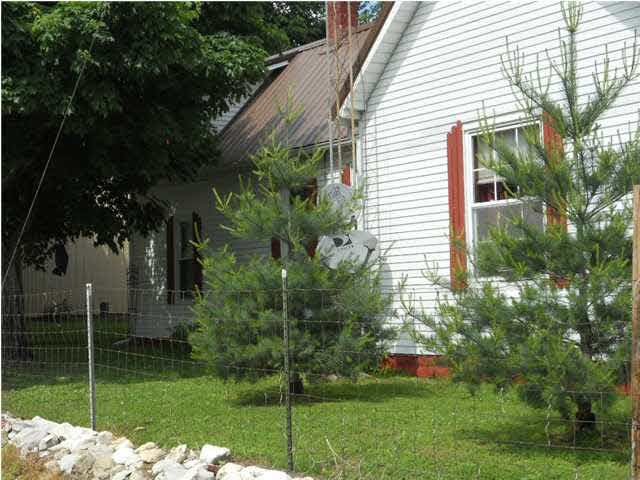 202 E Church St, Decker, IN 47524 photo 4