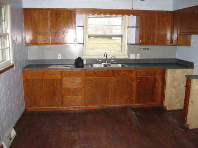 306 S Geiger St, Huntingburg, IN 47542 photo 3