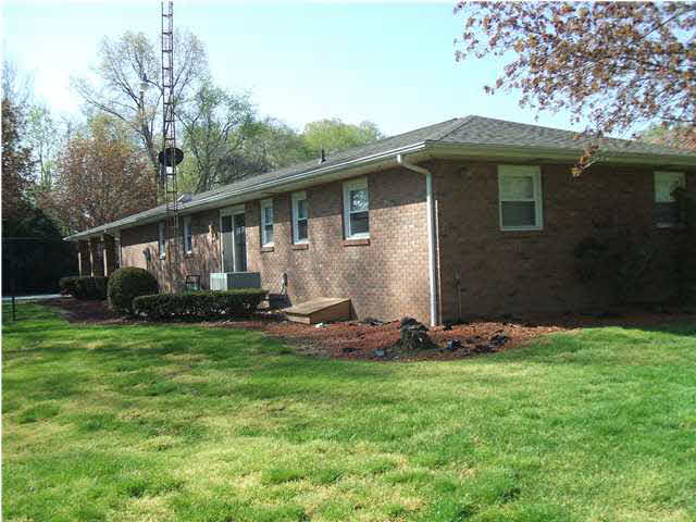 356 E Kennedy Ave, Petersburg, IN 47567 photo 2