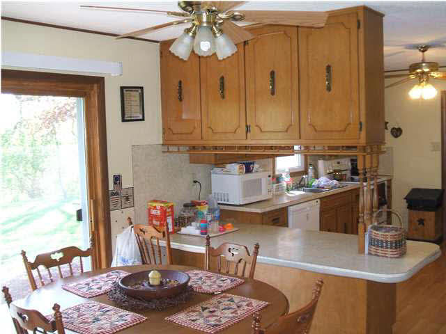 356 E Kennedy Ave, Petersburg, IN 47567 photo 6