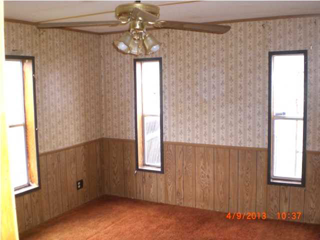 610 E Walnut St, Princeton, IN 47670 photo 5
